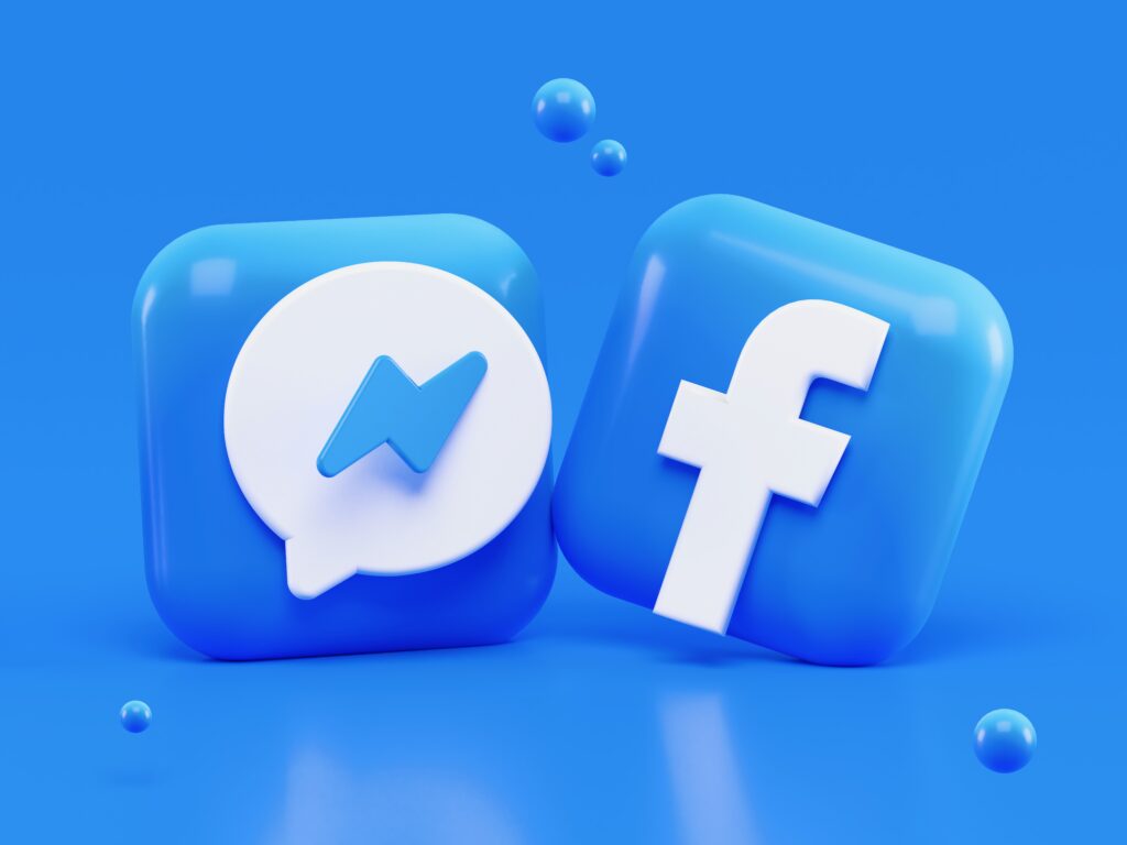 FACEBOOK MESSENGER community manager